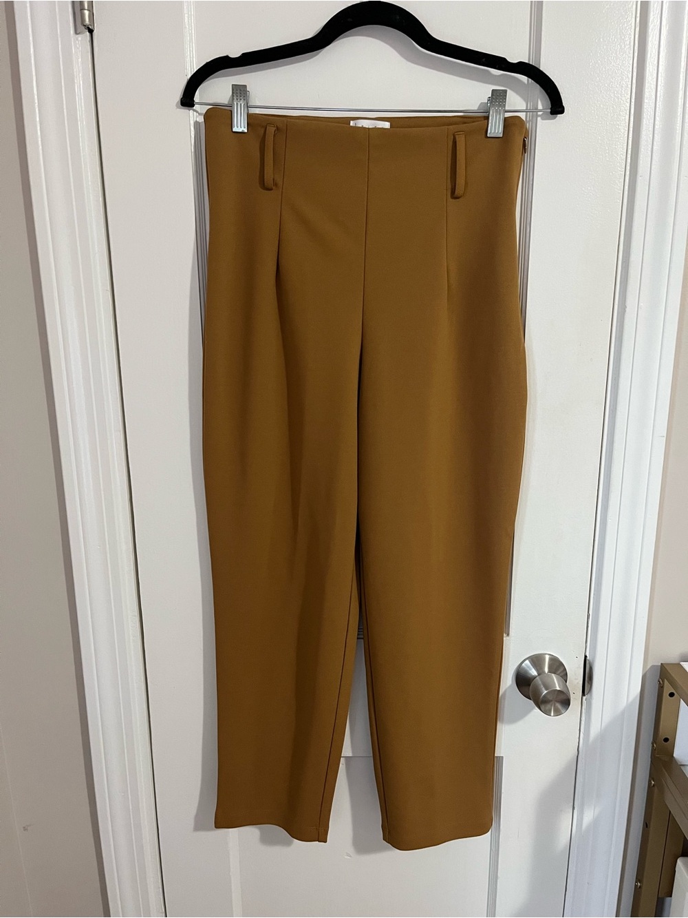 Leith High-Waist Straight-Leg Trousers in Camel